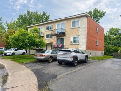 1465 Place d'Anjou Laval (Pont-Viau), QC H7G 3R6