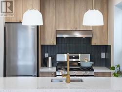 UPPER - 27 MARIGOLD AVENUE  Toronto, ON M4M 3B1