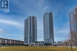 1618 - 275 VILLAGE GREEN SQUARE Toronto, ON M1S 0L8