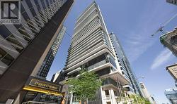 PH106 - 426 UNIVERSITY AVENUE  Toronto, ON M5G 1S9