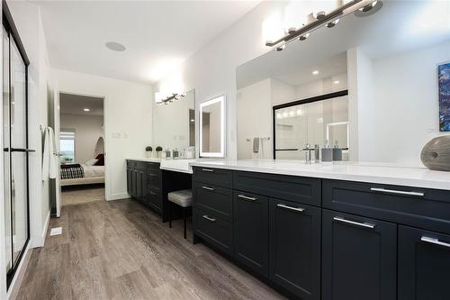 Pictures are of the same floor plan. Might not be exact. - 9 Crocus Lane, West St Paul, MB 