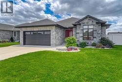 6787 GRIFFIN DRIVE Plympton-Wyoming, ON N0N 1E0