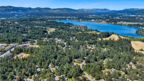 1290 Mckenzie Dr, Duncan, BC 