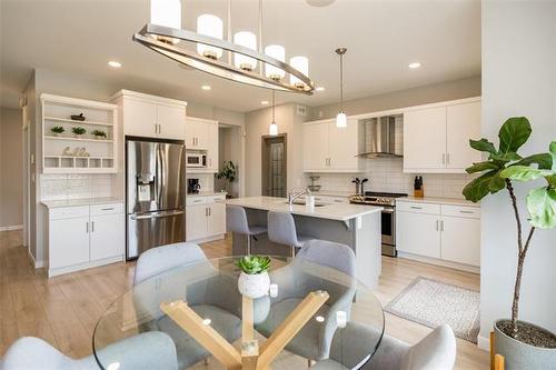 331 Tanager Trl, Winnipeg, MB 