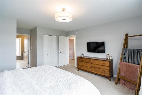 331 Tanager Trl, Winnipeg, MB 