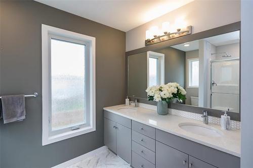 331 Tanager Trl, Winnipeg, MB 