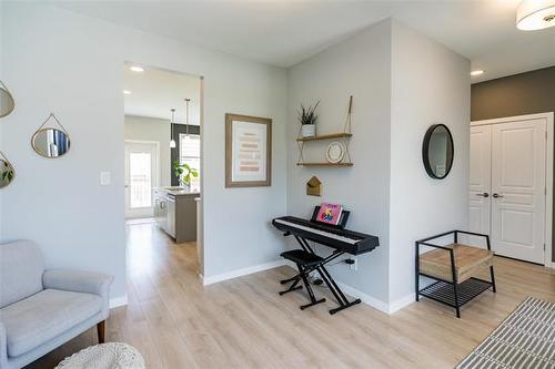 331 Tanager Trl, Winnipeg, MB 