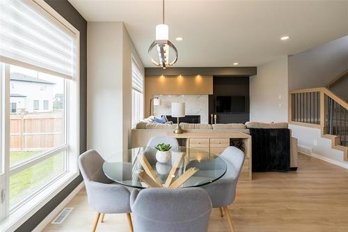 331 Tanager Trl, Winnipeg, MB 