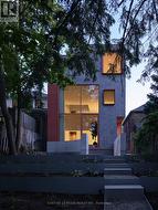REAR - 275 KEEWATIN AVENUE S  Toronto, ON M4P 2A4