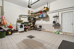 Garage - 