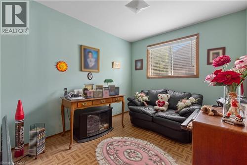 Bedroom featuring neutral decor. - 202 Ray Street N, Hamilton, ON - Indoor