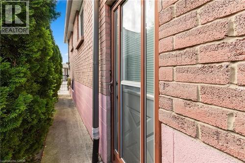 202 Ray Street N, Hamilton, ON - 