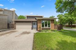 42 Knotsberry BAY  Winnipeg, MB R2N 2X1