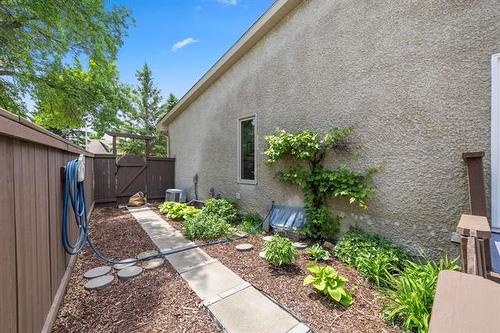 42 Knotsberry Bay, Winnipeg, MB 