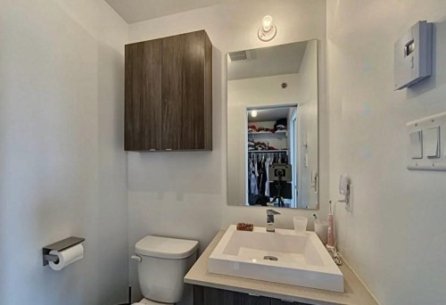 Powder room - 404-3950 Rue Sherbrooke E., Montréal (Mercier/Hochelaga-Maisonneuve), QC 
