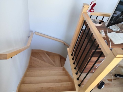 Staircase - 404-3950 Rue Sherbrooke E., Montréal (Mercier/Hochelaga-Maisonneuve), QC 