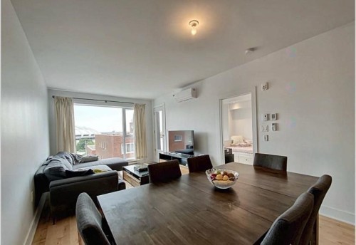 Dining Room - 404-3950 Rue Sherbrooke E., Montréal (Mercier/Hochelaga-Maisonneuve), QC 