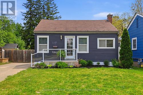 537 HURONTARIO STREET  Collingwood, ON L9Y 2N4