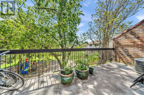 90 - 49 Rhonda Road, Guelph (Willow West/Sugarbush/West Acres), ON 