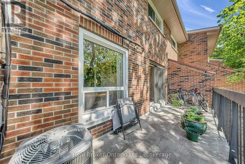 90 - 49 Rhonda Road, Guelph (Willow West/Sugarbush/West Acres), ON 