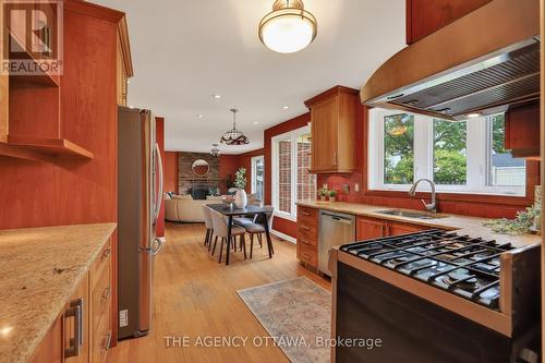 Functional kitchen with excellent workspace - 1681 Amberdale Crescent, Ottawa, ON 