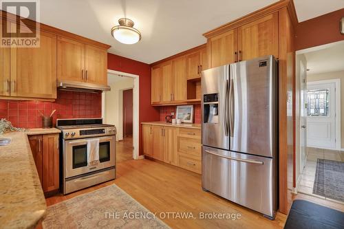 Well-appointed kitchen at the heart of the home - 1681 Amberdale Crescent, Ottawa, ON 