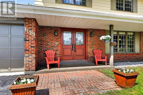 A custom double-wide door - 1681 Amberdale Crescent, Ottawa, ON 