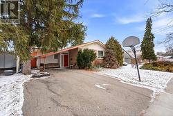 84 HADRIAN DRIVE Toronto, ON M9W 1V4