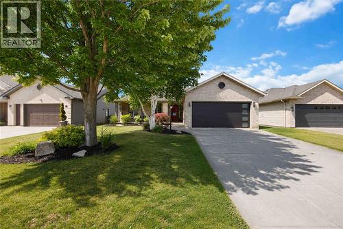 220 Paddock Green Circle, St Clair, ON 