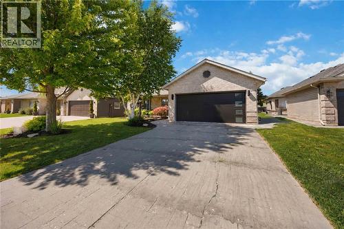 220 Paddock Green Circle, St Clair, ON 