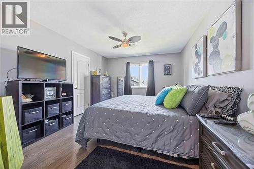 220 Paddock Green Circle, St Clair, ON 