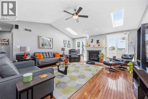 220 Paddock Green Circle, St Clair, ON 