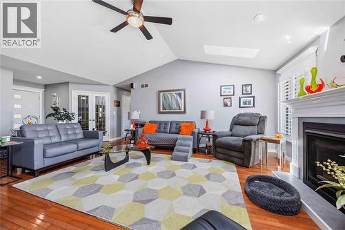 220 Paddock Green Circle, St Clair, ON 