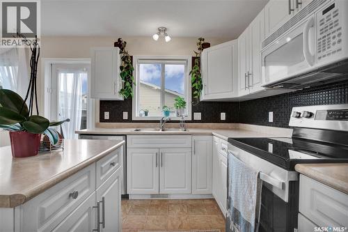 122 Blakeney Crescent, Saskatoon, SK 