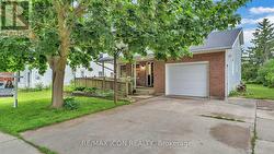 158 BROADWAY STREET North Middlesex (Parkhill), ON N0M 2K0