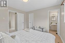 Primary Bedroom W/4 Pc Ensuite and Walk-in Closet - 