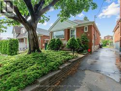 38 YPRES ROAD Toronto, ON M6M 1N9