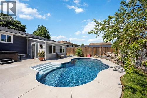 144 Templeton Crescent, St Clair, ON 