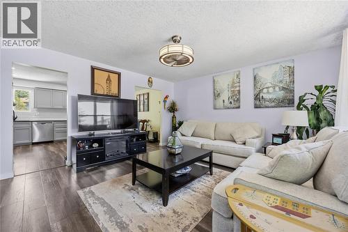 144 Templeton Crescent, St Clair, ON 