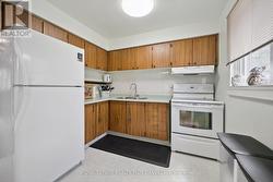 KITCHEN - 
