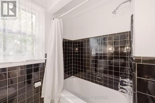 Upstairs Bathroom - 96 Java Street, Ottawa, ON 