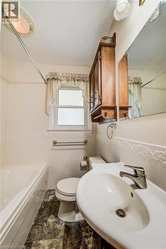 104 Elgin Crescent, Waterloo, ON 