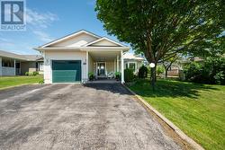 1 CLIFF DRIVE Clarington (Newcastle), ON L1B 1P2