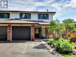27 BREMEN LANE  Mississauga, ON L5M 1G7
