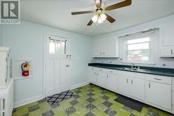 UPPER UNIT VACANT - 