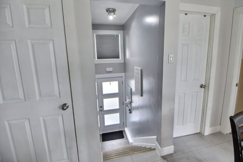 Hall d'entrée/Vestibule - 503 Route 111 O., Amos, QC 