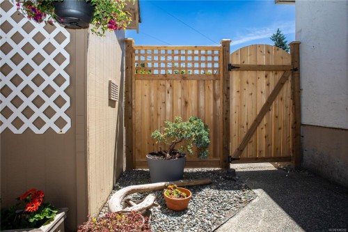 #4-400 Robron Rd, Campbell River, BC 