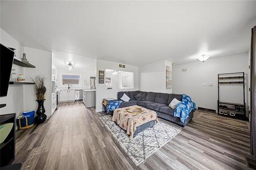 5 Regina Pl, Winnipeg, MB 