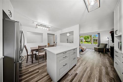 5 Regina Pl, Winnipeg, MB 