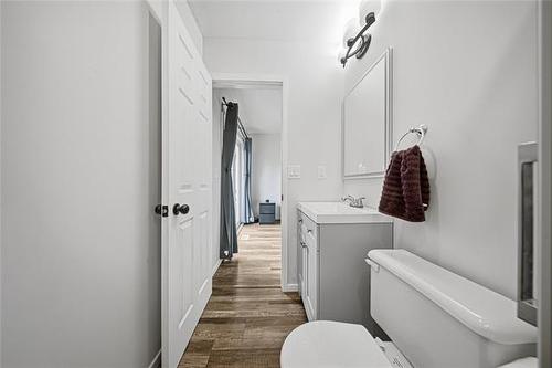 5 Regina Pl, Winnipeg, MB 